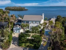 4 Bedrooms Bedrooms, 0 ,4 BathroomsBathrooms,Residential,Sold,0,D6139283