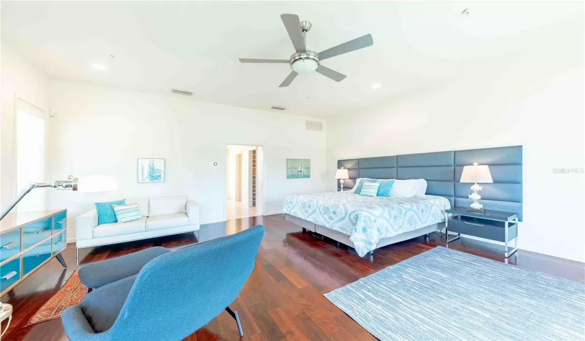 4 Bedrooms Bedrooms, 0 ,3 BathroomsBathrooms,Residential,For Sale,0,D6140811