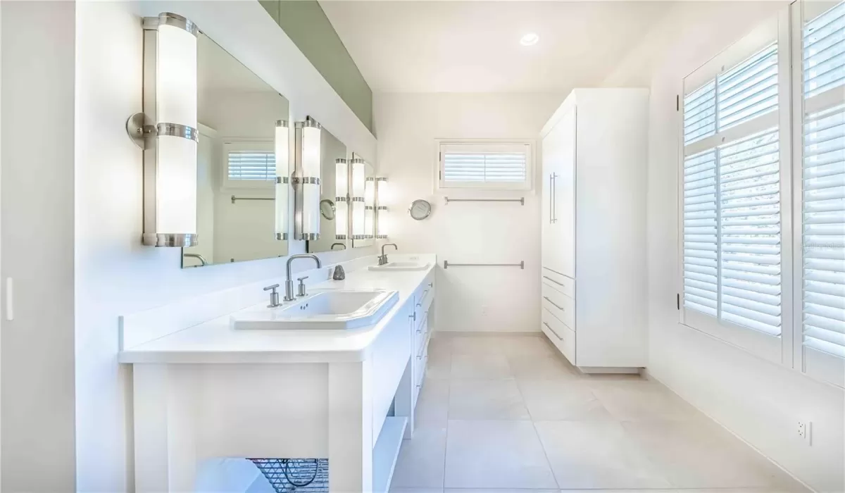 4 Bedrooms Bedrooms, 0 ,3 BathroomsBathrooms,Residential,For Sale,0,D6140811