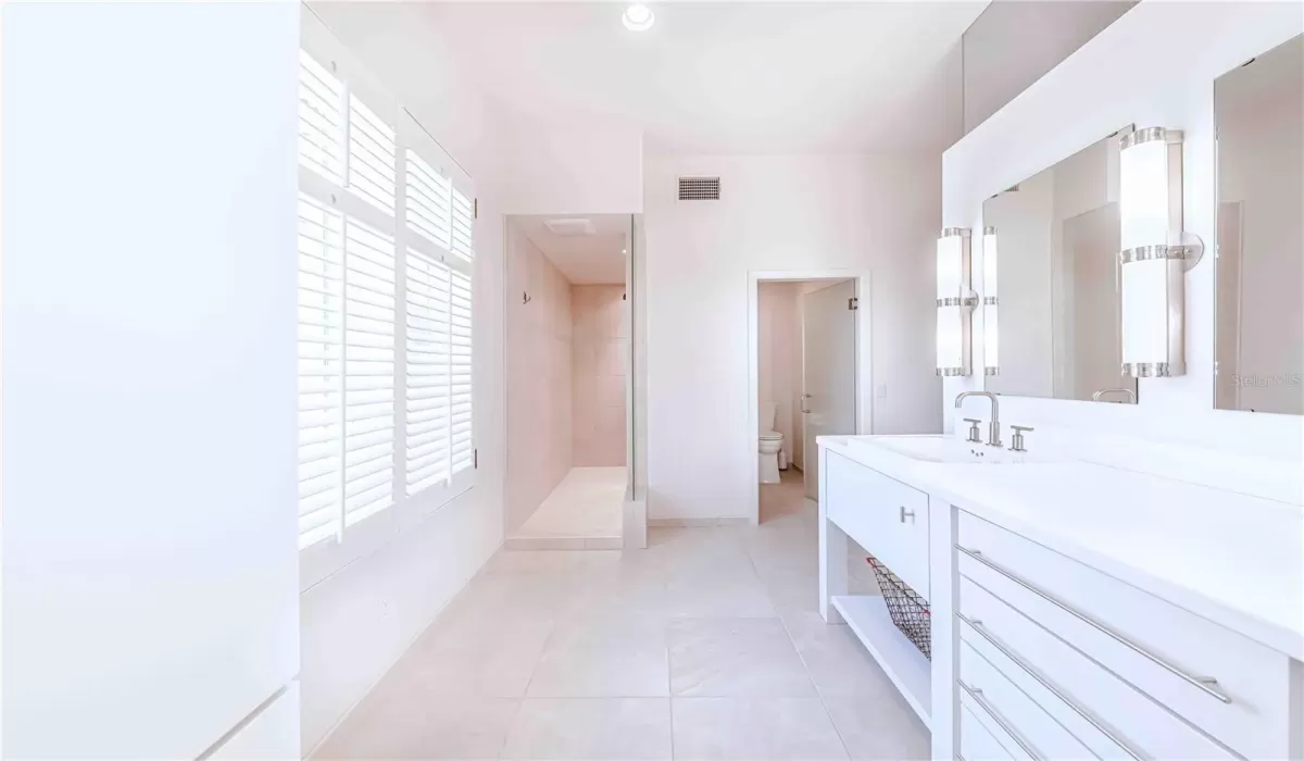 4 Bedrooms Bedrooms, 0 ,3 BathroomsBathrooms,Residential,For Sale,0,D6140811