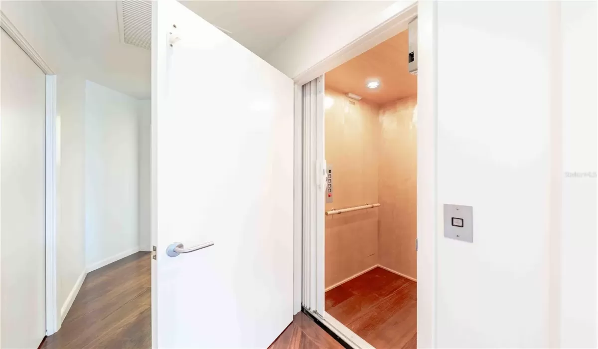 4 Bedrooms Bedrooms, 0 ,3 BathroomsBathrooms,Residential,For Sale,0,D6140811