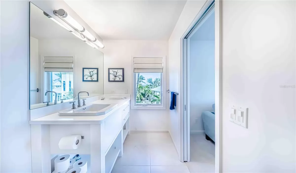 4 Bedrooms Bedrooms, 0 ,3 BathroomsBathrooms,Residential,For Sale,0,D6140811