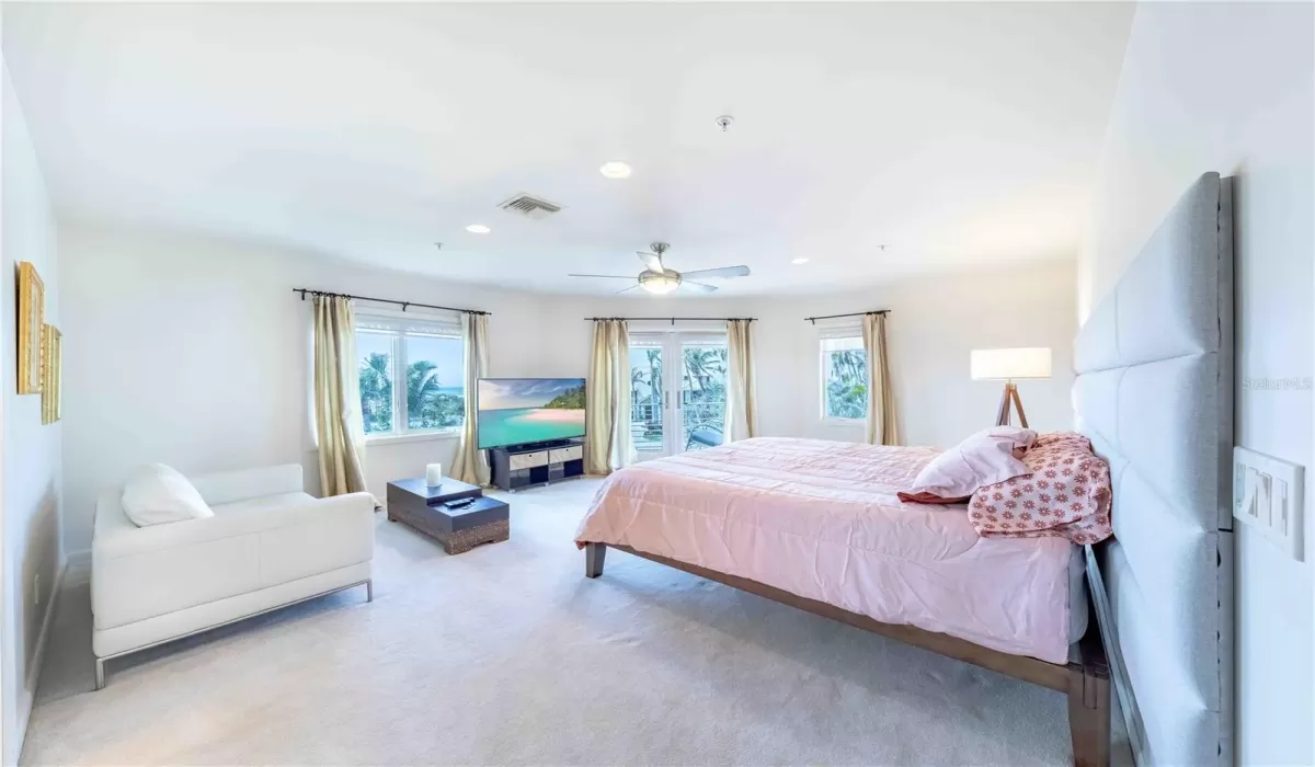 4 Bedrooms Bedrooms, 0 ,3 BathroomsBathrooms,Residential,For Sale,0,D6140811