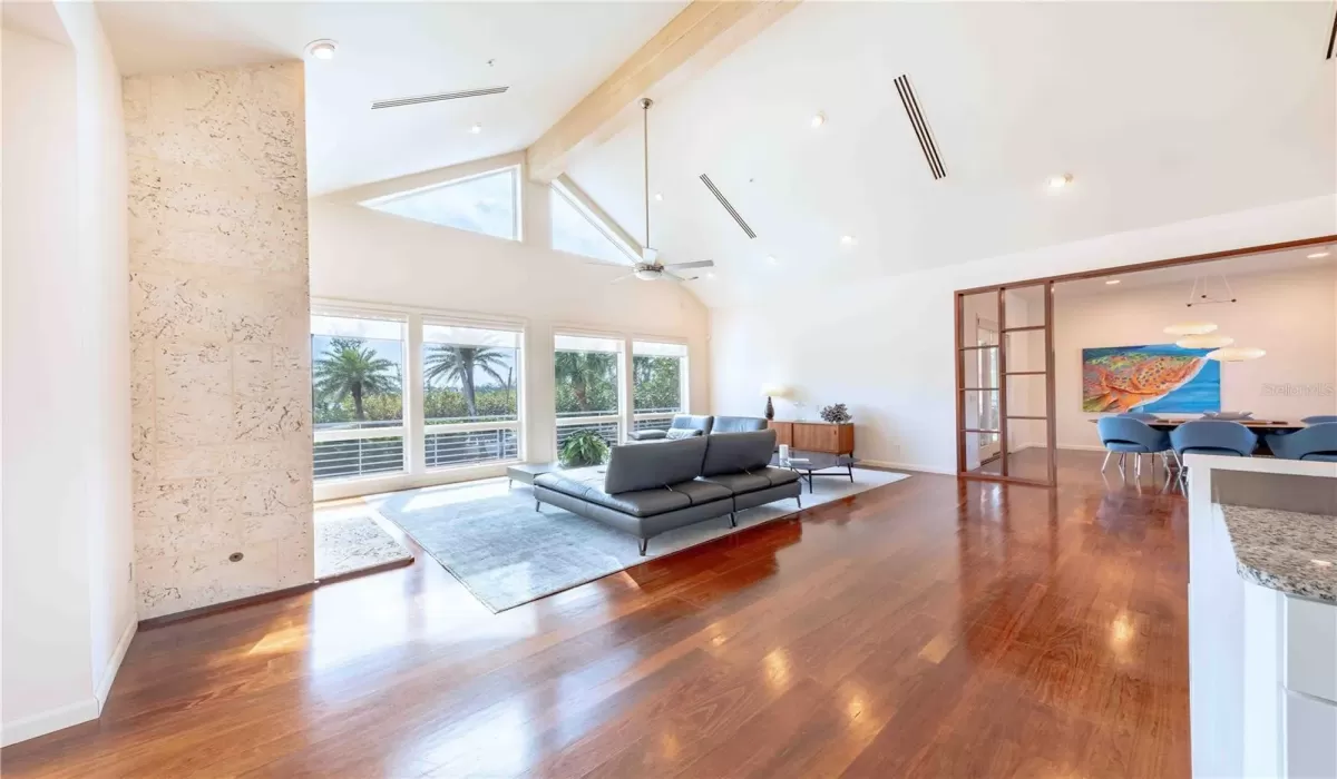 4 Bedrooms Bedrooms, 0 ,3 BathroomsBathrooms,Residential,For Sale,0,D6140811