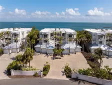 4 Bedrooms Bedrooms, 0 ,3 BathroomsBathrooms,Residential,Sold,0,D6140835