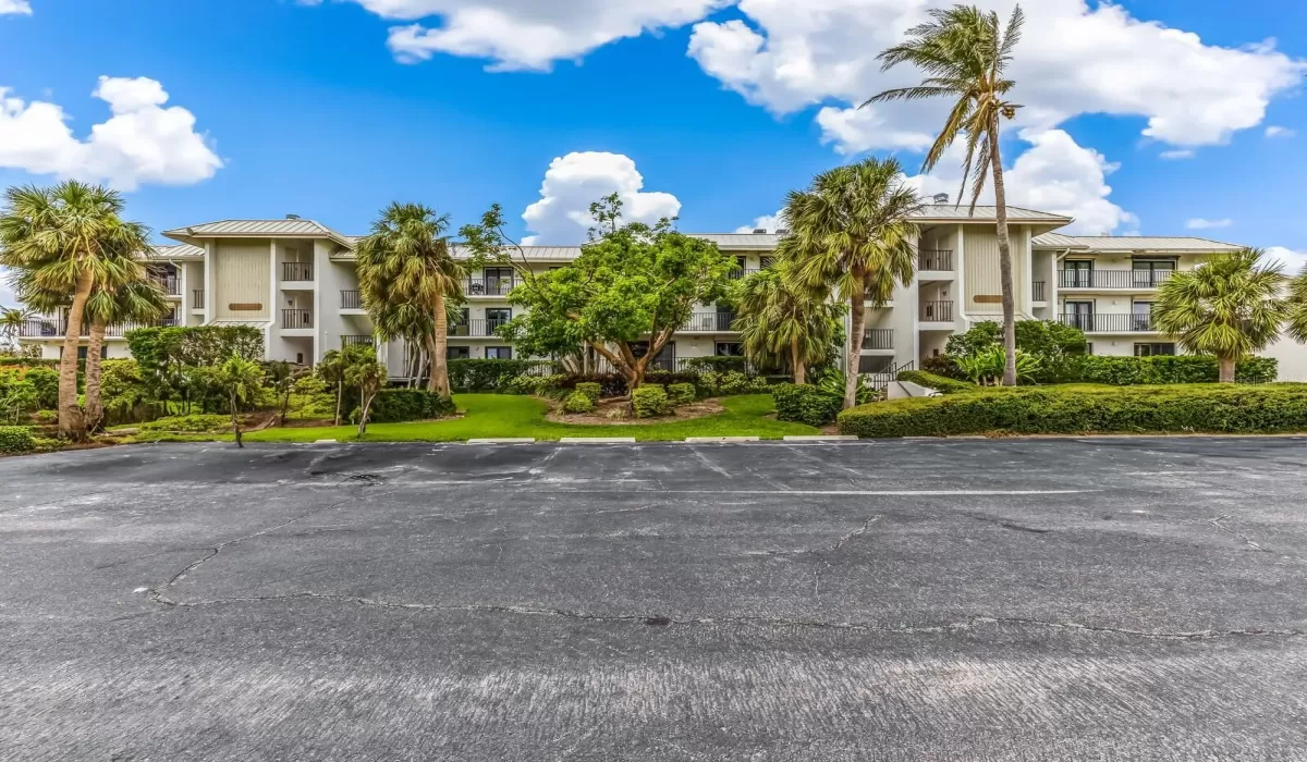3 Bedrooms Bedrooms, 0 ,3 BathroomsBathrooms,Residential,Sold,0,D6141101