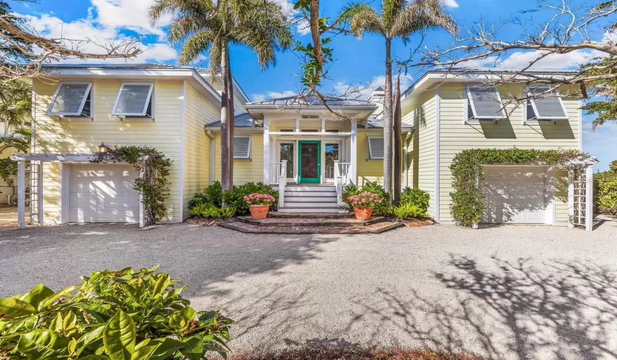 4 Bedrooms Bedrooms, 0 ,3 BathroomsBathrooms,Residential,Sold,0,D6141031