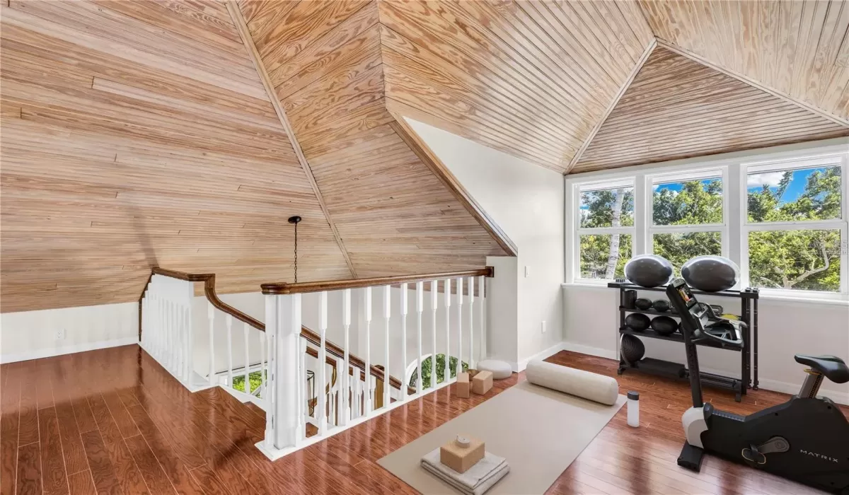 Top Floor Virtually Staged