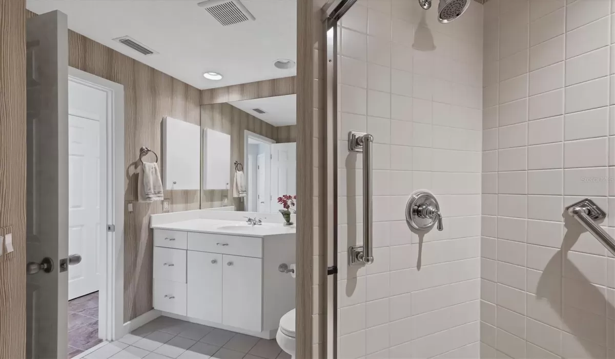 3 Bedrooms Bedrooms, 0 ,3 BathroomsBathrooms,Residential,For Sale,0,D6141496