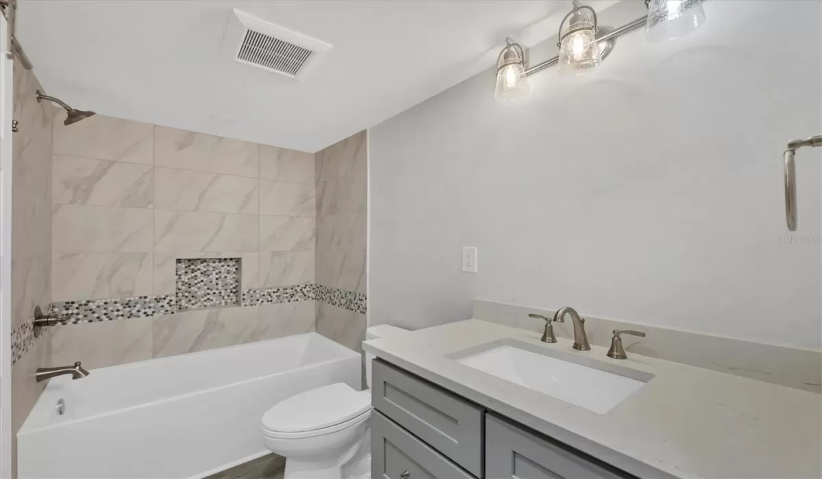 Guest Bath with Tub!