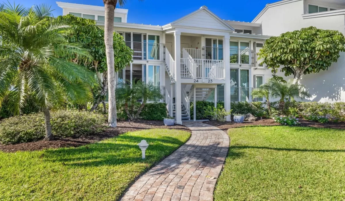 2 Bedrooms Bedrooms, 0 ,2 BathroomsBathrooms,Residential,Sold,0,D6142058
