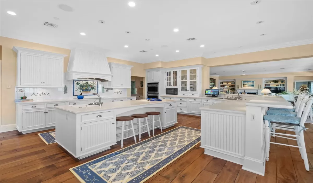 5 Bedrooms Bedrooms, 0 ,6 BathroomsBathrooms,Residential,For Sale,0,D6142460