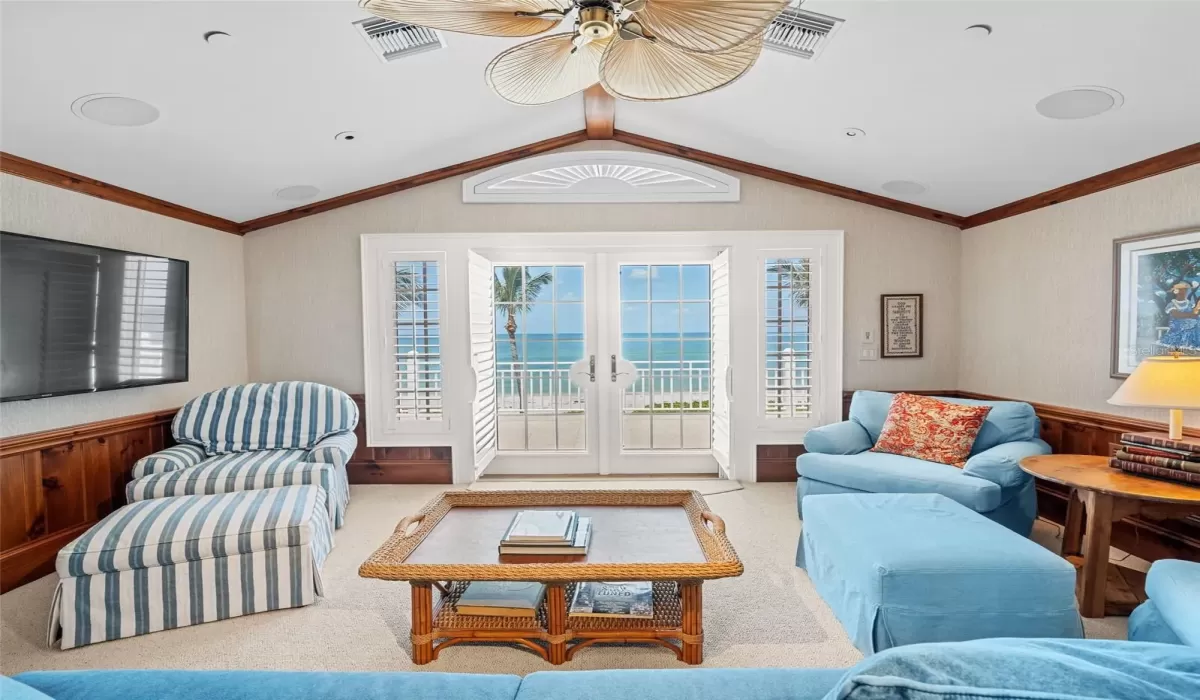 3rd floor family room