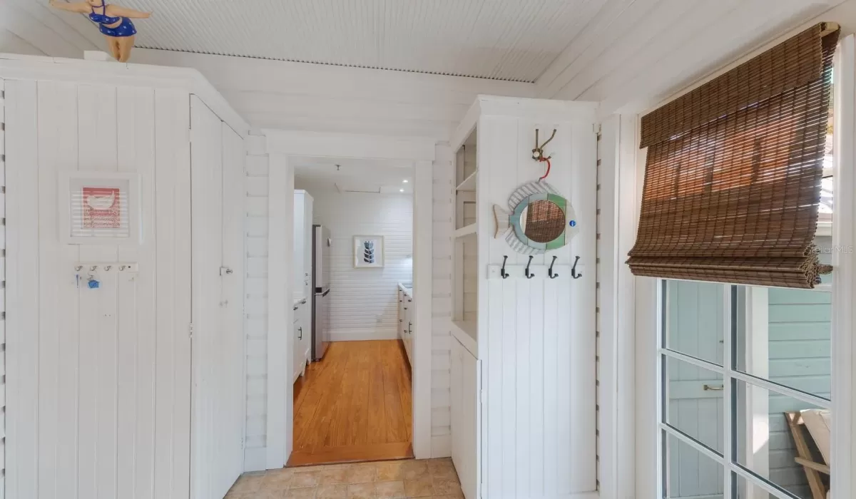 2 Bedrooms Bedrooms, 0 ,1 BathroomBathrooms,Residential,For Sale,0,D6143365