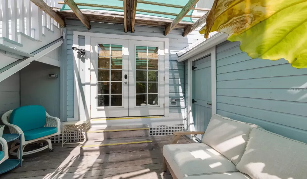 2 Bedrooms Bedrooms, 0 ,1 BathroomBathrooms,Residential,For Sale,0,D6143365