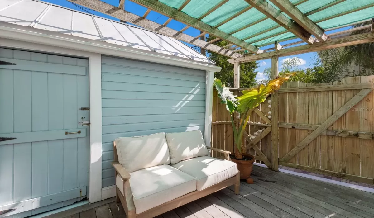 2 Bedrooms Bedrooms, 0 ,1 BathroomBathrooms,Residential,For Sale,0,D6143365