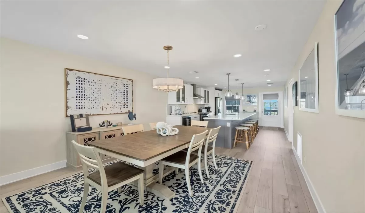 2 Bedrooms Bedrooms, 0 ,2 BathroomsBathrooms,Residential Lease,For Sale,0,D6143437