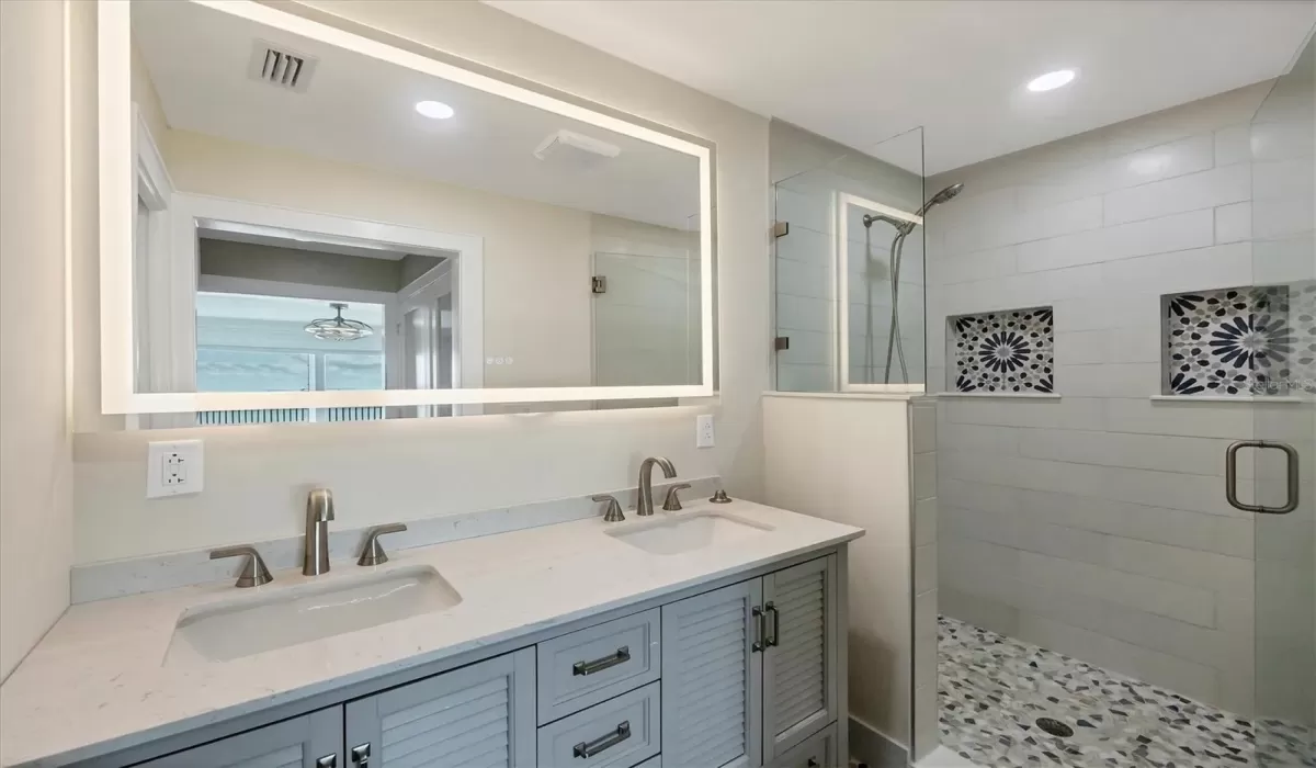 2 Bedrooms Bedrooms, 0 ,2 BathroomsBathrooms,Residential Lease,For Sale,0,D6143437