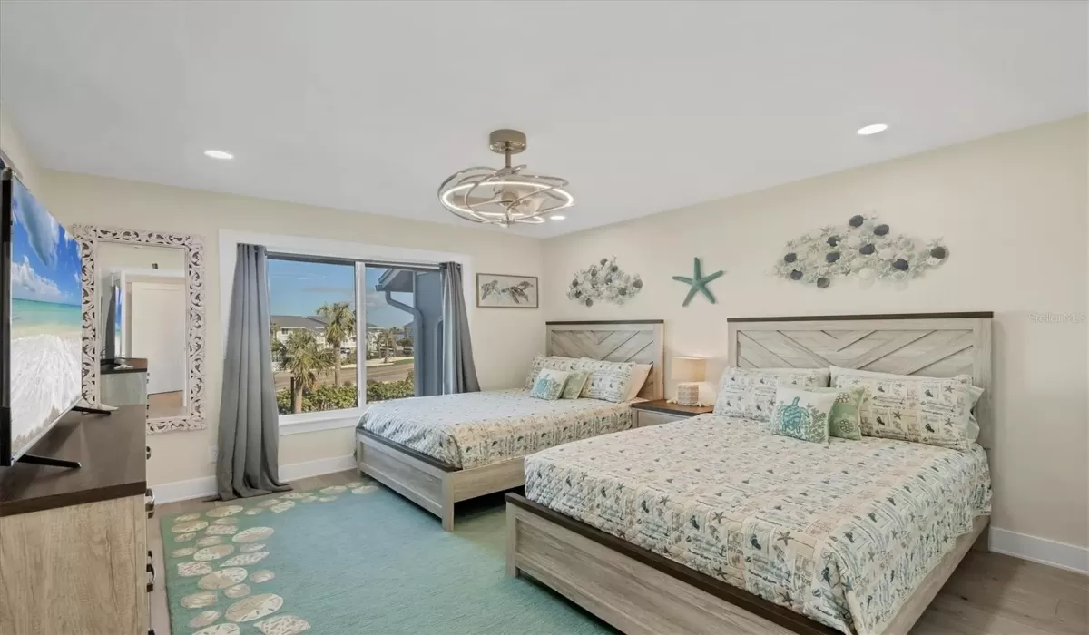 2 Bedrooms Bedrooms, 0 ,2 BathroomsBathrooms,Residential Lease,For Sale,0,D6143437