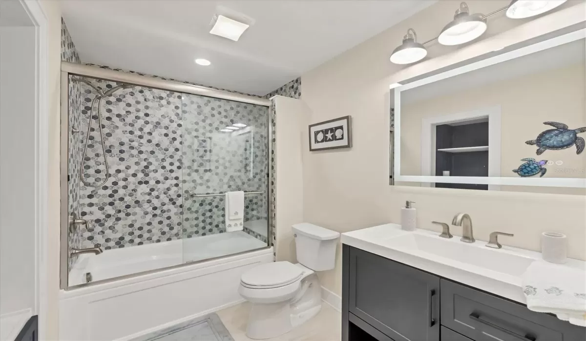 2 Bedrooms Bedrooms, 0 ,2 BathroomsBathrooms,Residential Lease,For Sale,0,D6143437