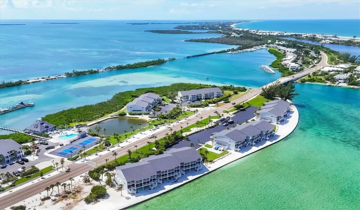 2 Bedrooms Bedrooms, 0 ,2 BathroomsBathrooms,Residential Lease,For Sale,0,D6143437