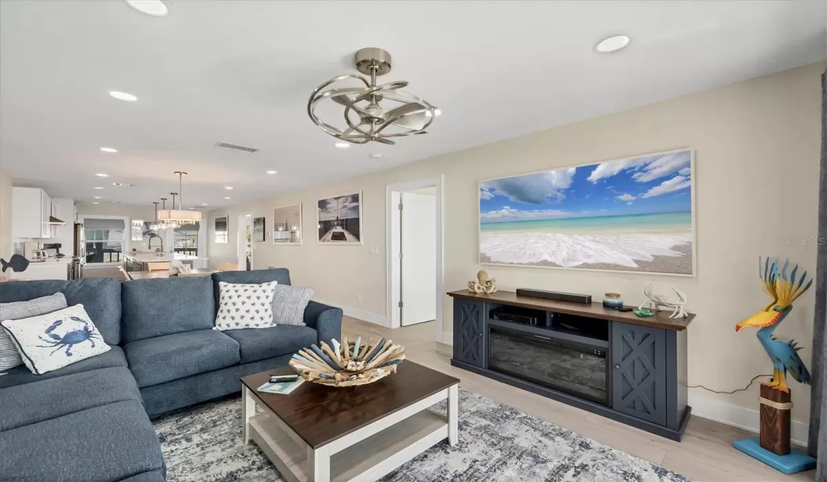 2 Bedrooms Bedrooms, 0 ,2 BathroomsBathrooms,Residential Lease,For Sale,0,D6143437