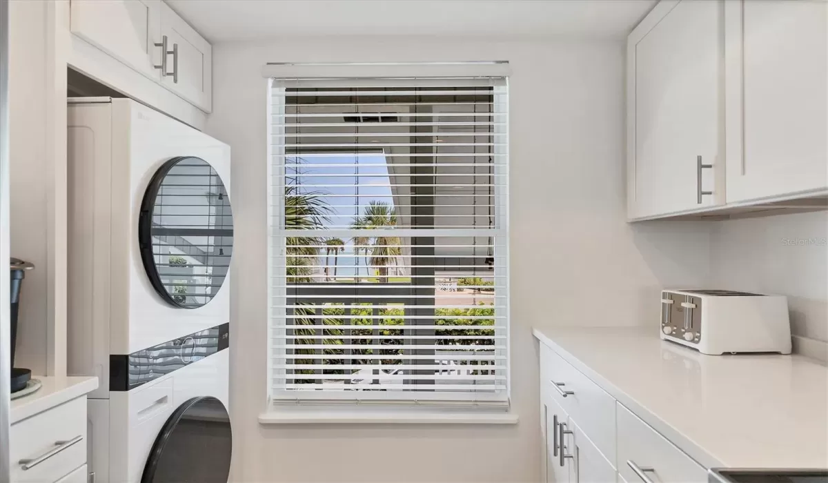 2 Bedrooms Bedrooms, 0 ,2 BathroomsBathrooms,Residential,For Sale,0,D6143411