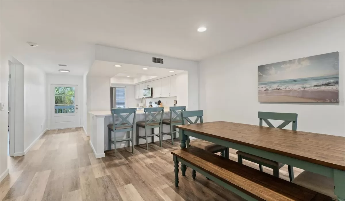 2 Bedrooms Bedrooms, 0 ,2 BathroomsBathrooms,Residential,For Sale,0,D6143411