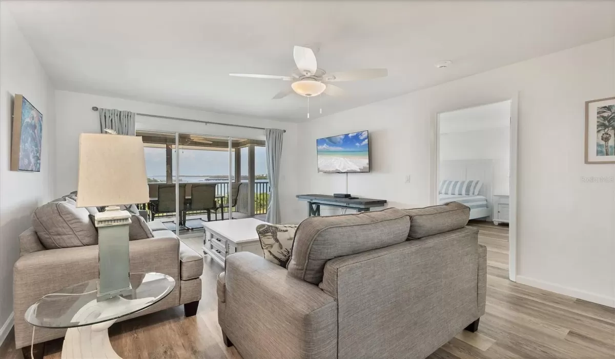 2 Bedrooms Bedrooms, 0 ,2 BathroomsBathrooms,Residential,For Sale,0,D6143411