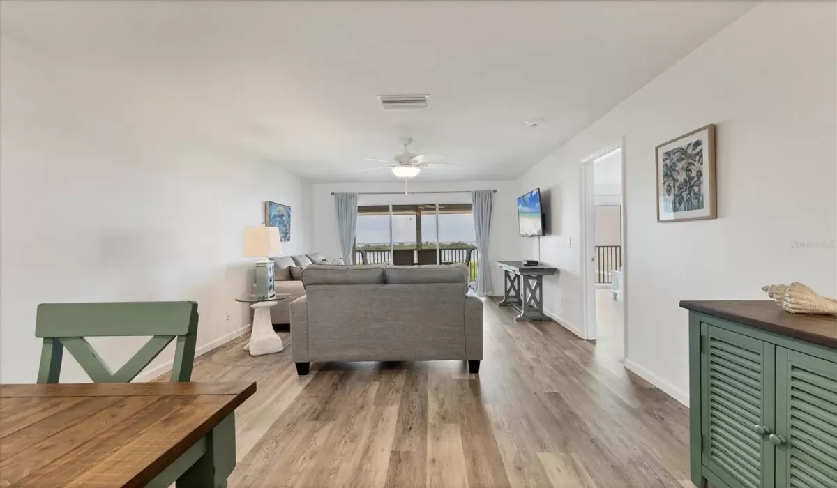 2 Bedrooms Bedrooms, 0 ,2 BathroomsBathrooms,Residential,For Sale,0,D6143411