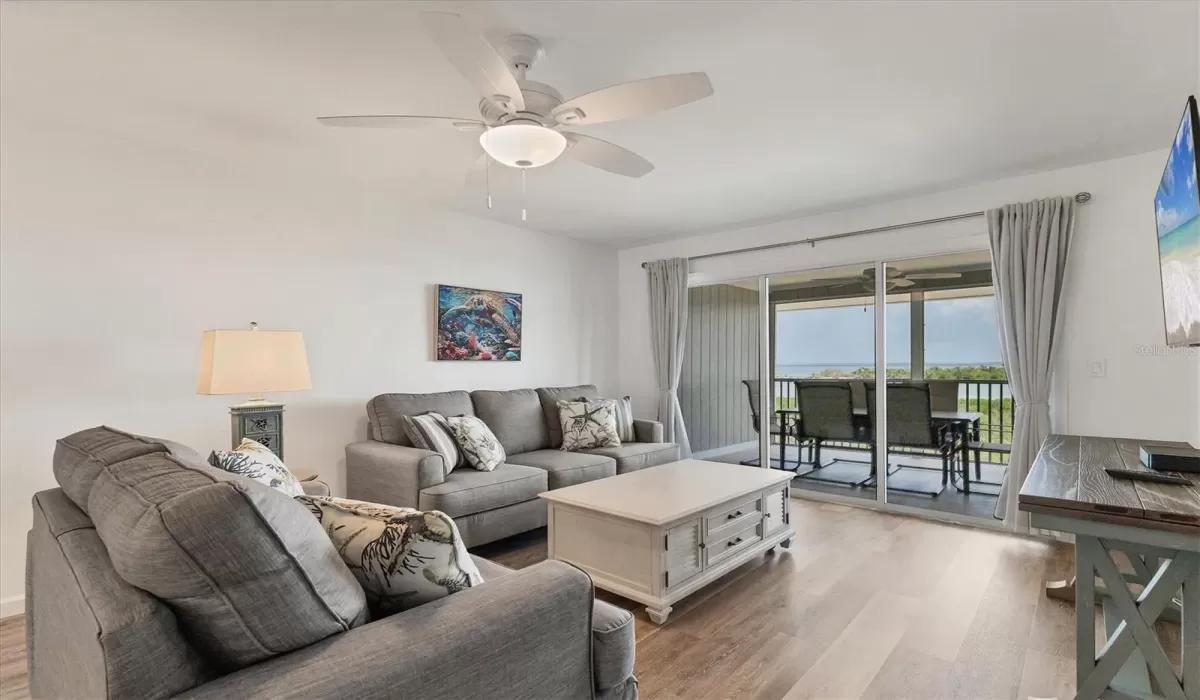 2 Bedrooms Bedrooms, 0 ,2 BathroomsBathrooms,Residential,For Sale,0,D6143411