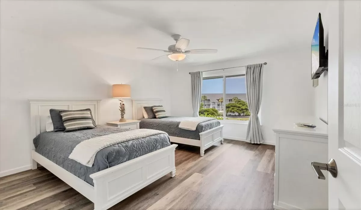2 Bedrooms Bedrooms, 0 ,2 BathroomsBathrooms,Residential,For Sale,0,D6143411