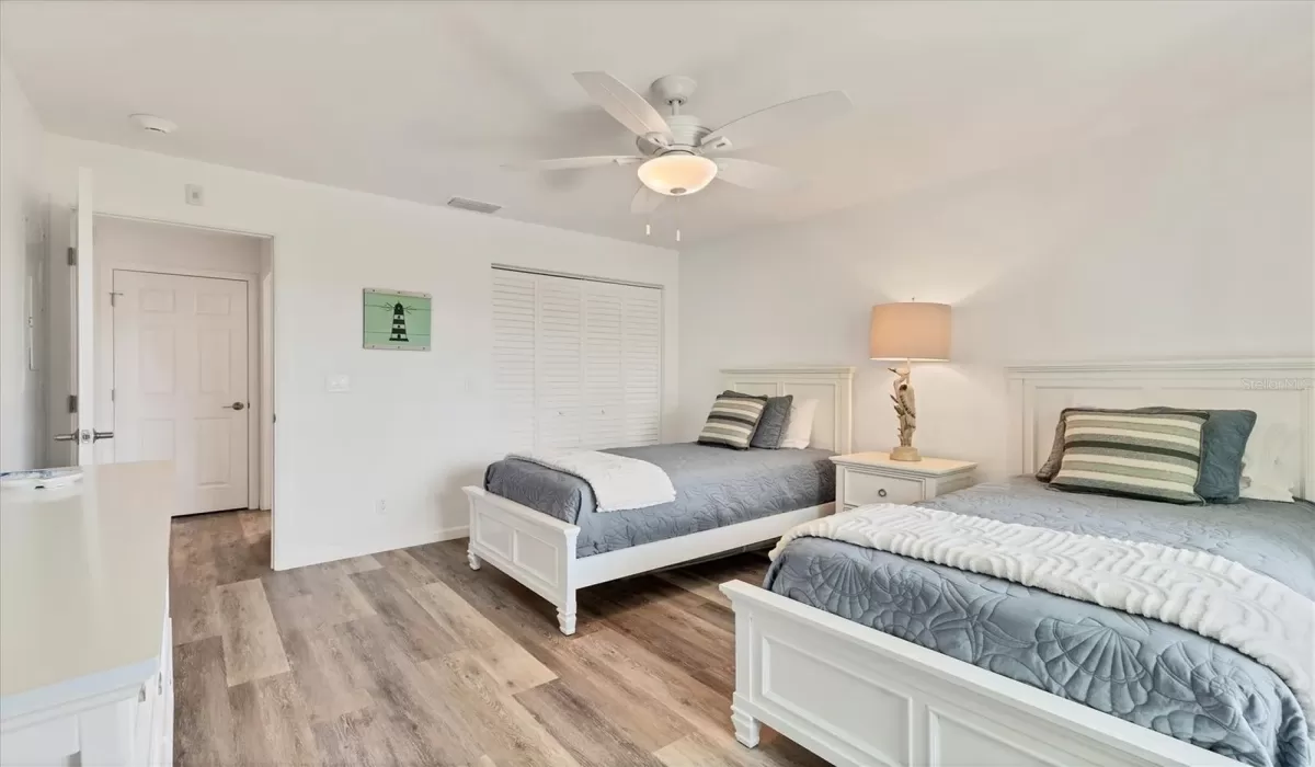2 Bedrooms Bedrooms, 0 ,2 BathroomsBathrooms,Residential,For Sale,0,D6143411