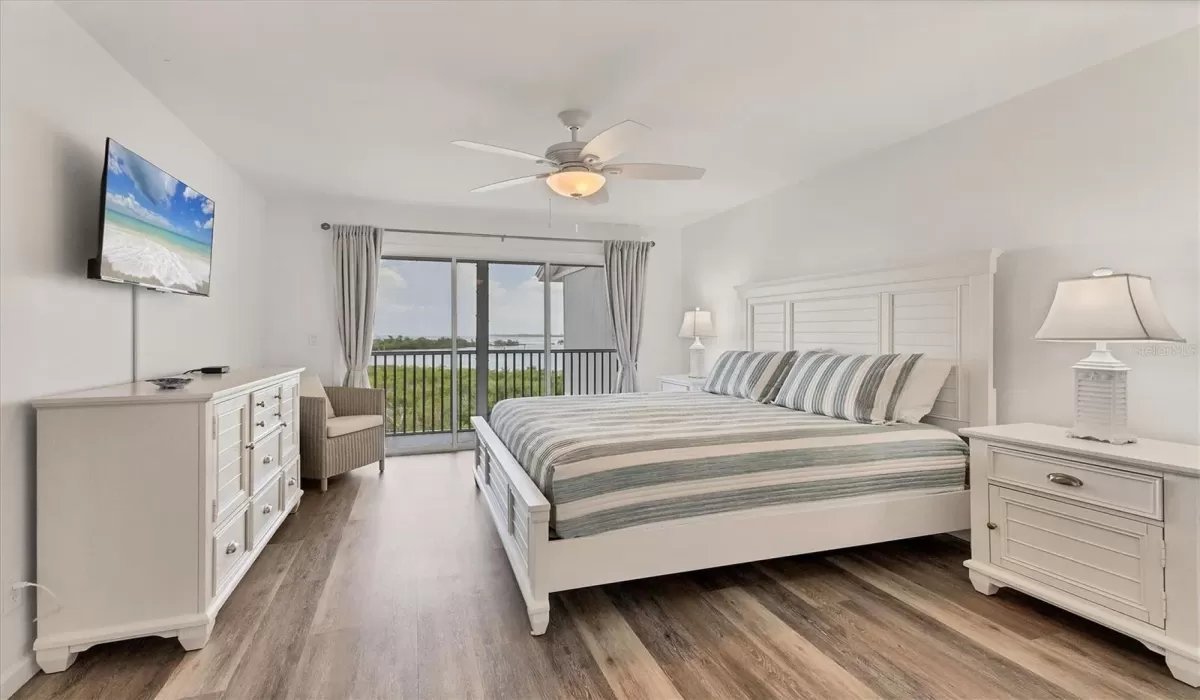 2 Bedrooms Bedrooms, 0 ,2 BathroomsBathrooms,Residential,For Sale,0,D6143411