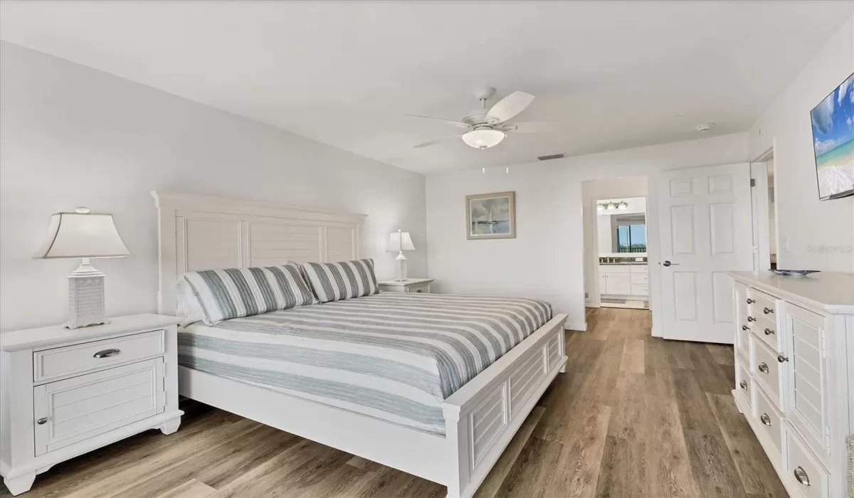 2 Bedrooms Bedrooms, 0 ,2 BathroomsBathrooms,Residential,For Sale,0,D6143411