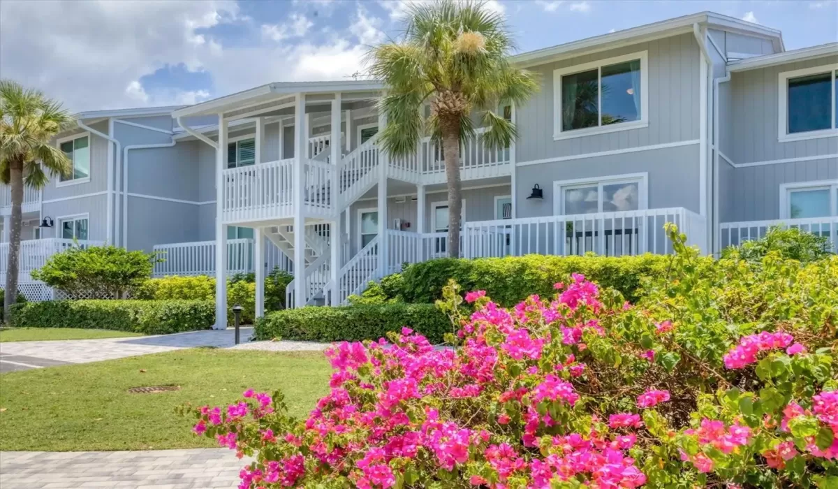2 Bedrooms Bedrooms, 0 ,2 BathroomsBathrooms,Residential,For Sale,0,D6143411