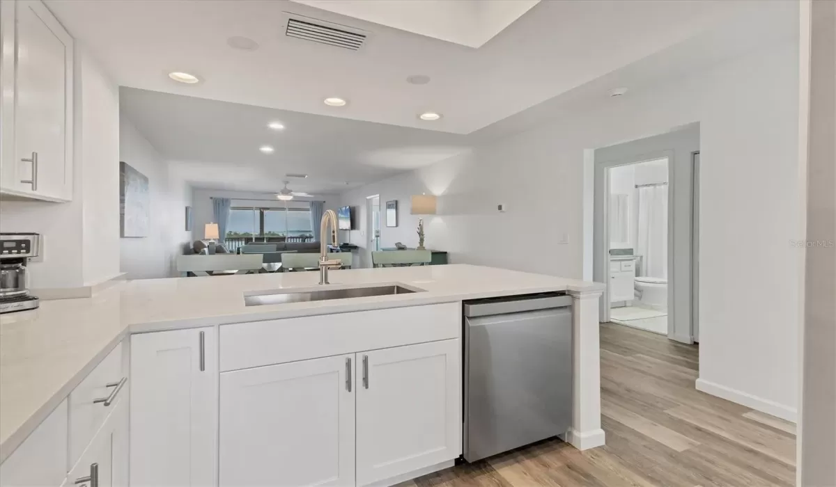 2 Bedrooms Bedrooms, 0 ,2 BathroomsBathrooms,Residential,For Sale,0,D6143411