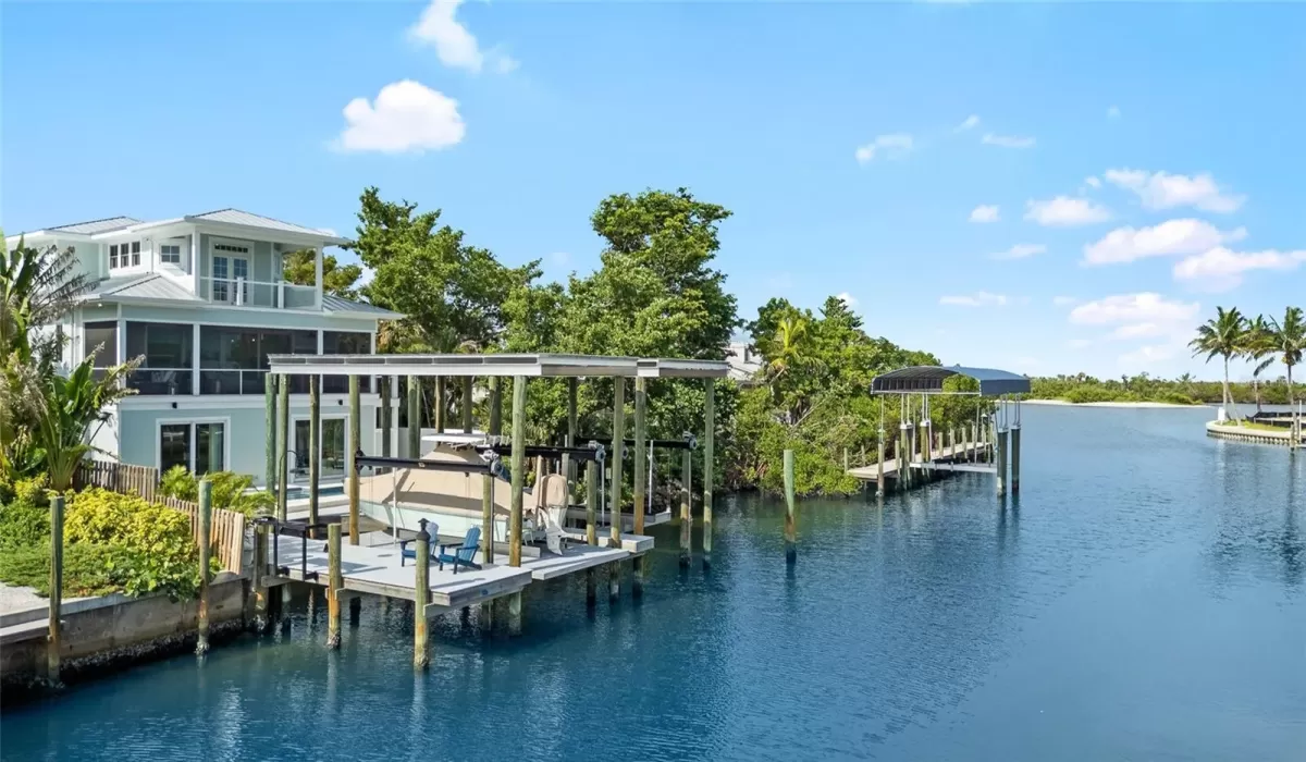 4 Bedrooms Bedrooms, 0 ,3 BathroomsBathrooms,Residential,For Sale,0,TB8414309