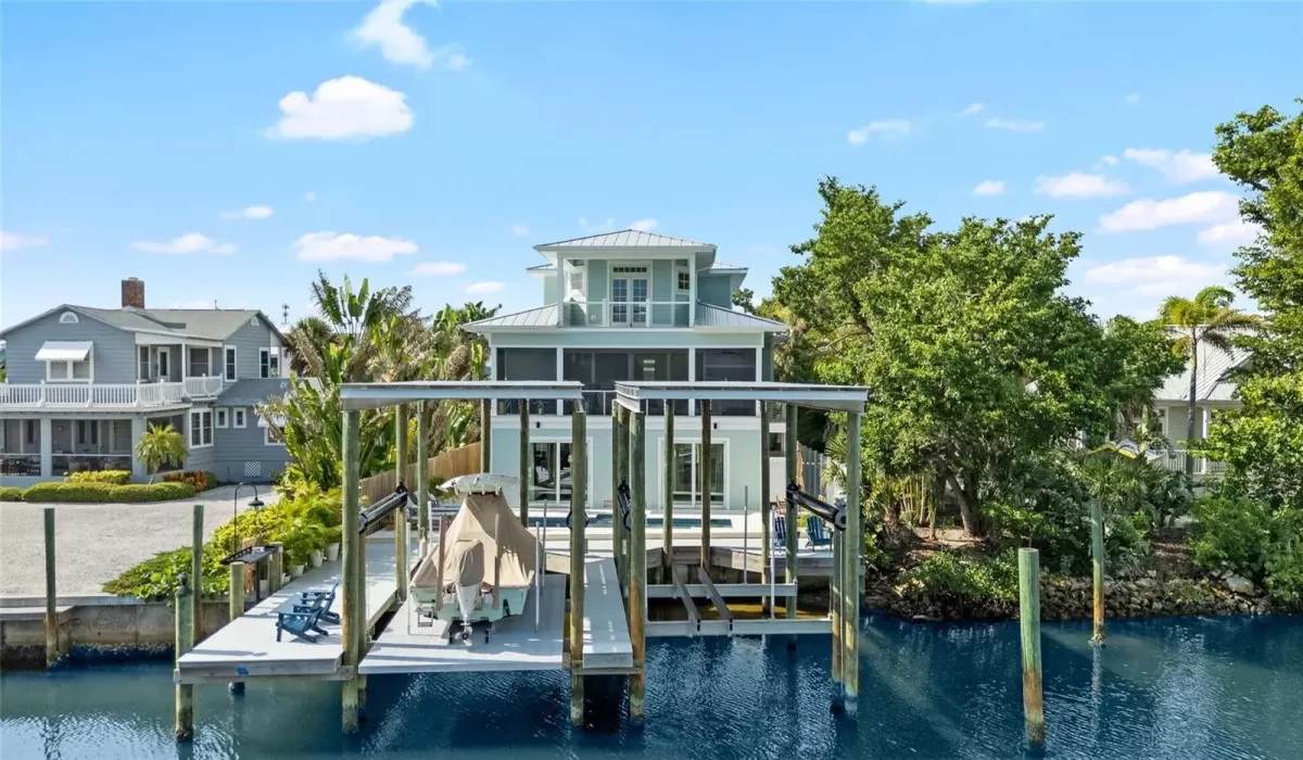 4 Bedrooms Bedrooms, 0 ,3 BathroomsBathrooms,Residential,For Sale,0,TB8414309