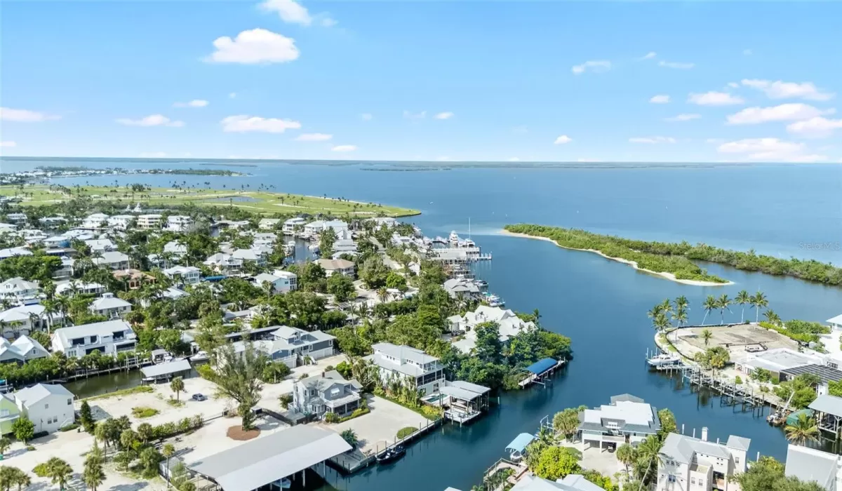 4 Bedrooms Bedrooms, 0 ,3 BathroomsBathrooms,Residential,For Sale,0,TB8414309