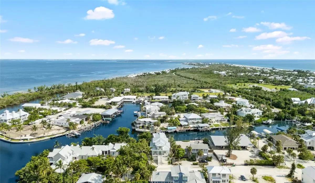4 Bedrooms Bedrooms, 0 ,3 BathroomsBathrooms,Residential,For Sale,0,TB8414309