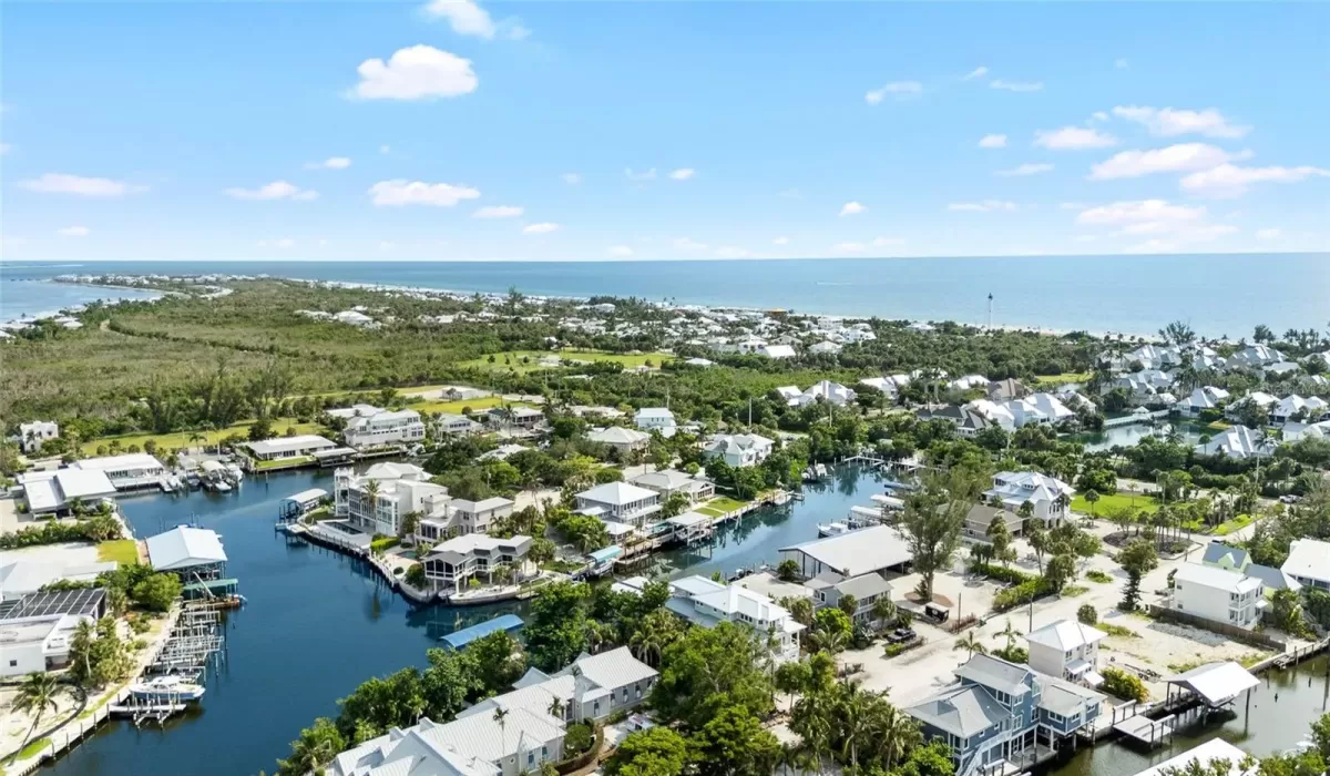 4 Bedrooms Bedrooms, 0 ,3 BathroomsBathrooms,Residential,For Sale,0,TB8414309