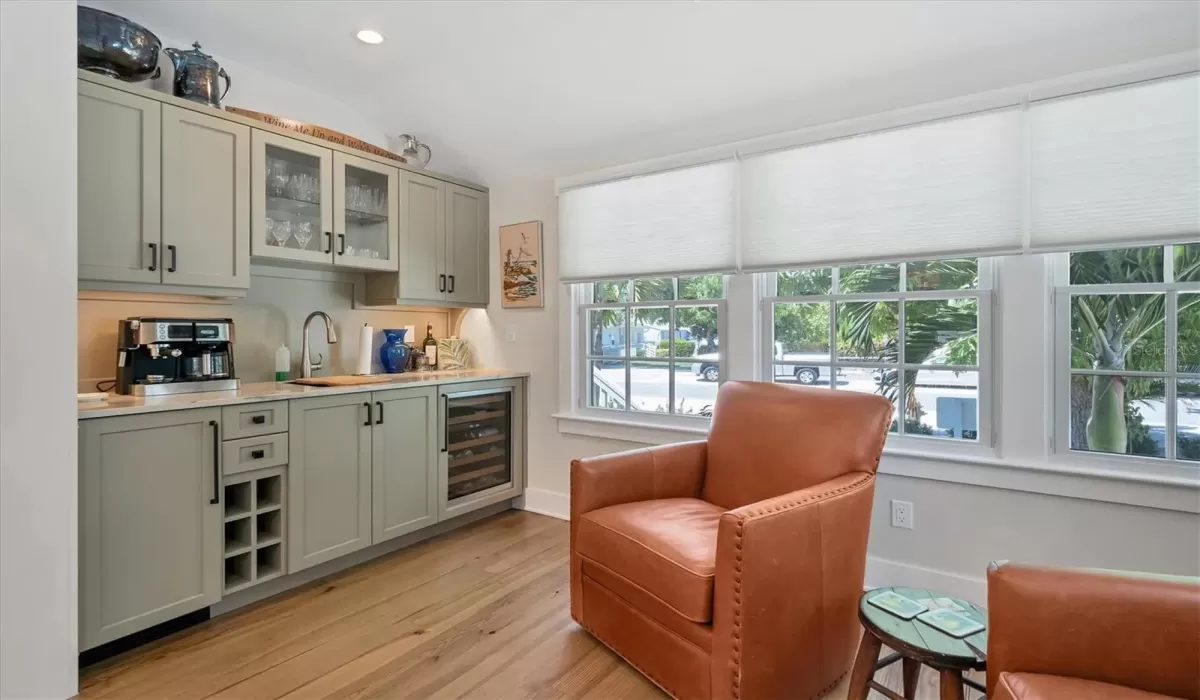 4 Bedrooms Bedrooms, 0 ,3 BathroomsBathrooms,Residential Lease,For Sale,0,D6143432