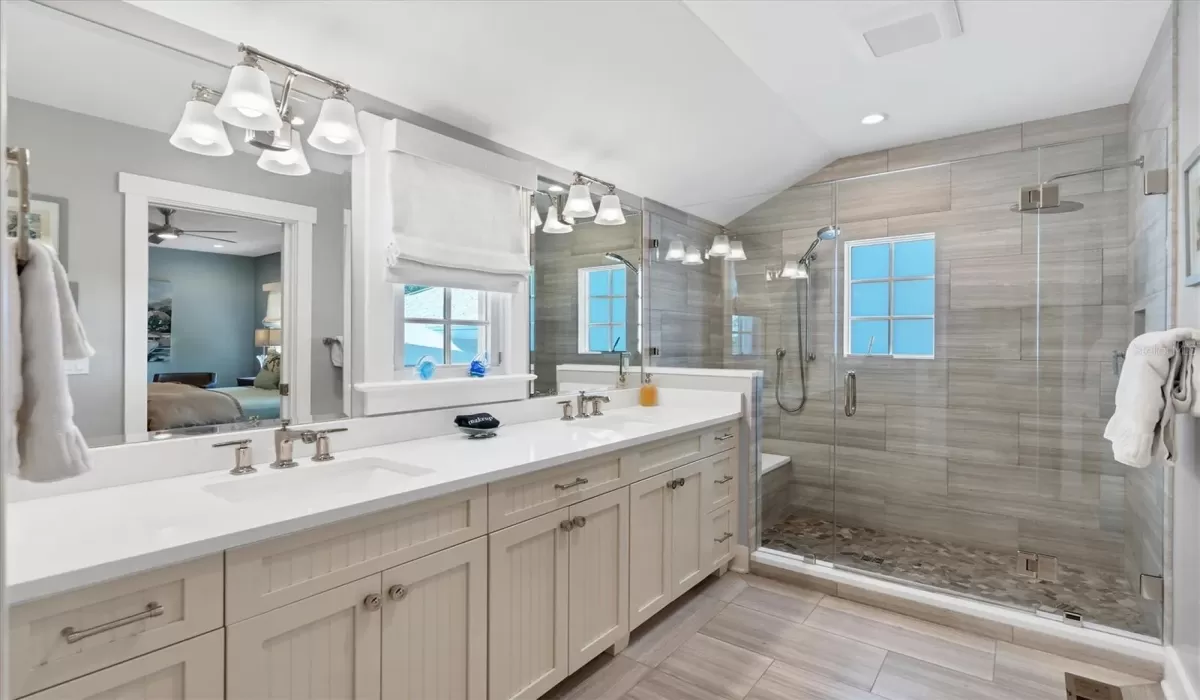 4 Bedrooms Bedrooms, 0 ,3 BathroomsBathrooms,Residential Lease,For Sale,0,D6143432