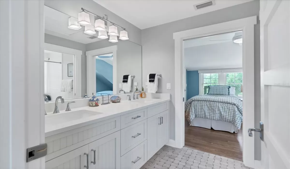 4 Bedrooms Bedrooms, 0 ,3 BathroomsBathrooms,Residential Lease,For Sale,0,D6143432