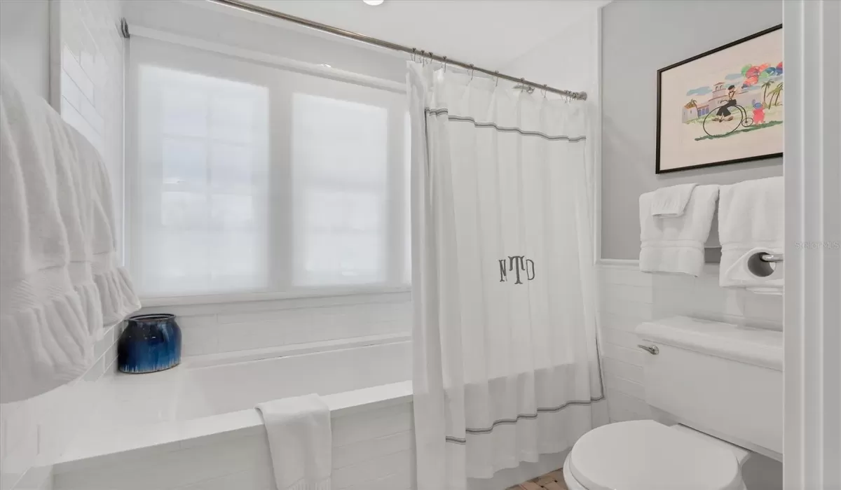 4 Bedrooms Bedrooms, 0 ,3 BathroomsBathrooms,Residential Lease,For Sale,0,D6143432