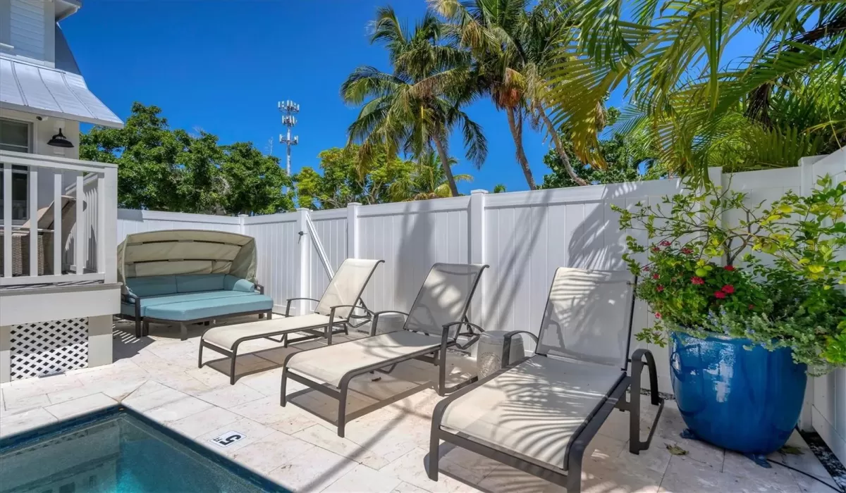 4 Bedrooms Bedrooms, 0 ,3 BathroomsBathrooms,Residential Lease,For Sale,0,D6143432
