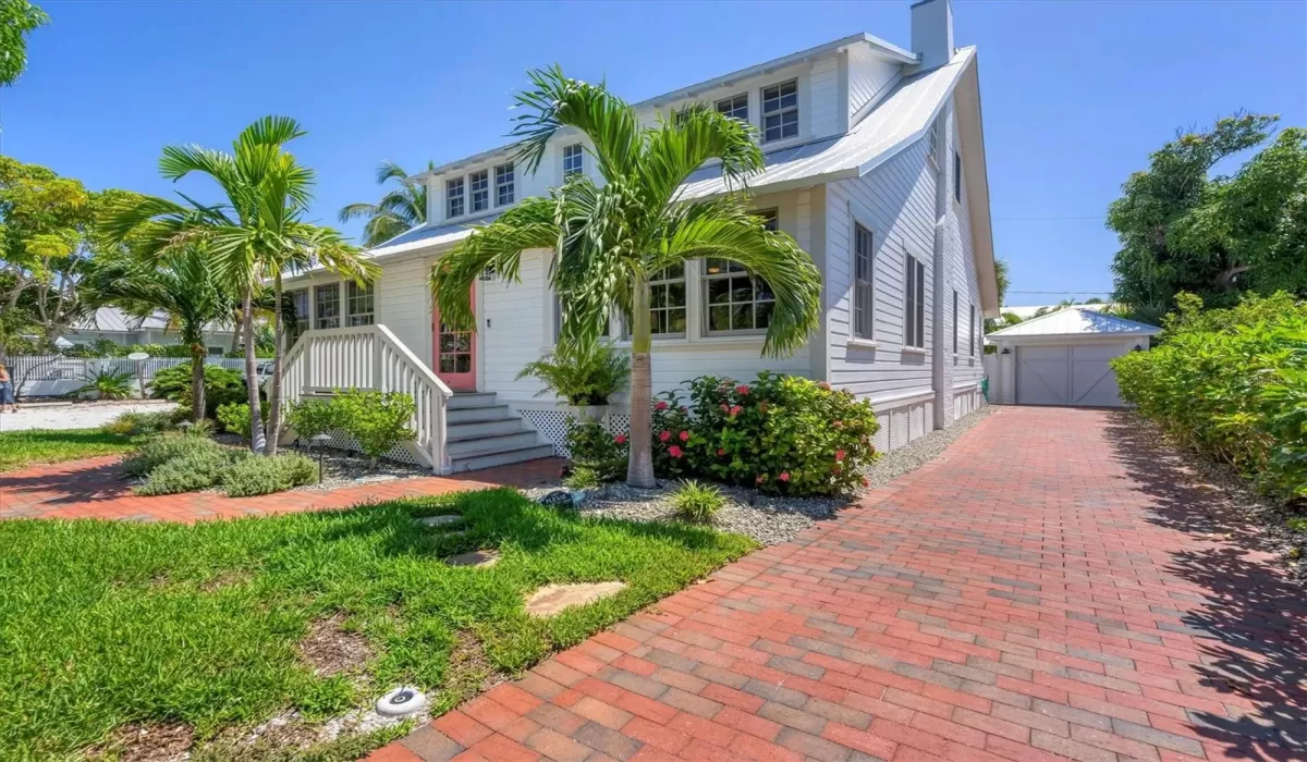 4 Bedrooms Bedrooms, 0 ,3 BathroomsBathrooms,Residential Lease,For Sale,0,D6143432
