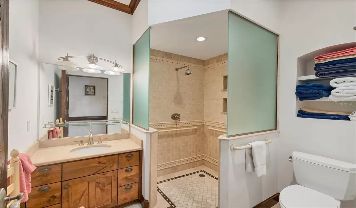 3 Bedrooms Bedrooms, 0 ,2 BathroomsBathrooms,Residential Lease,For Sale,0,D6143532