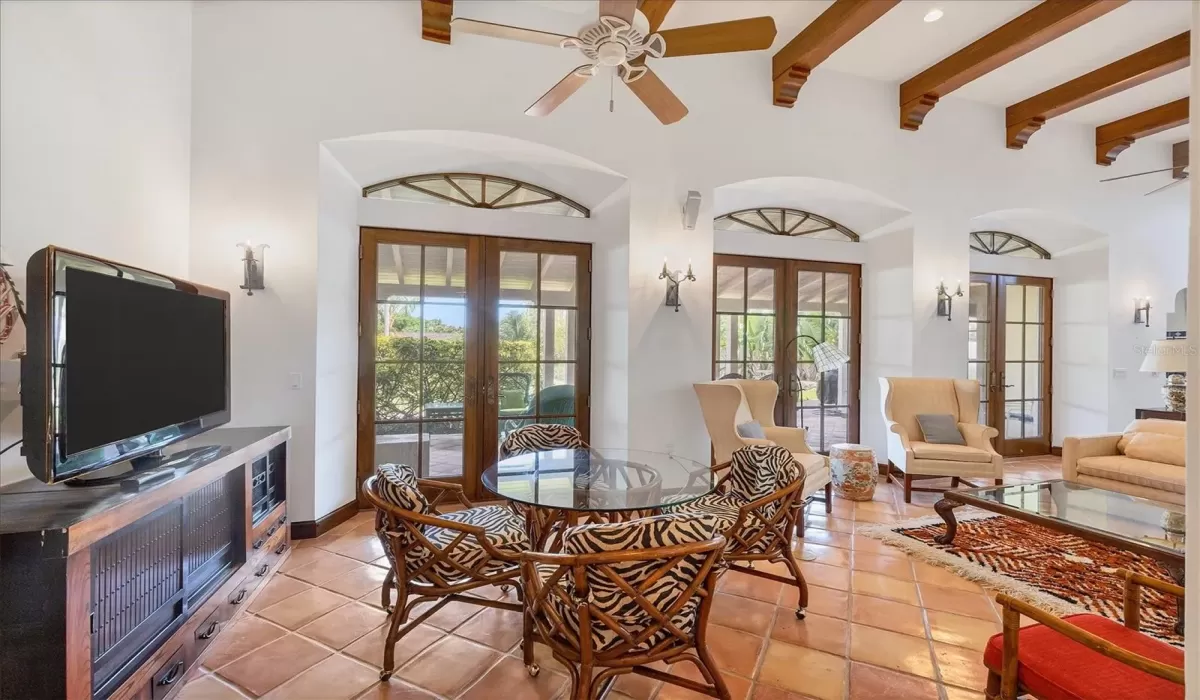 3 Bedrooms Bedrooms, 0 ,2 BathroomsBathrooms,Residential Lease,For Sale,0,D6143532